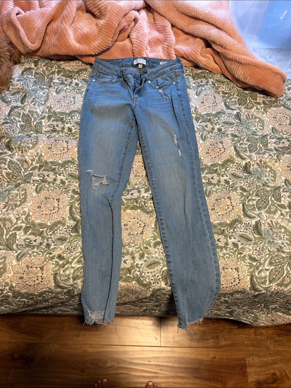 sofia by sofia vergara Light Blue Distressed Skinny Jeans